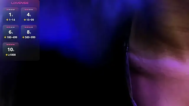 Snapshot of mia_juicy_ chatting on 11.29.25 mia juicy online show from 11.29.25