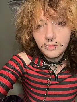 Snapshot of bimbopuppy chatting on 10.09.25 bimbopuppy online show from 10.09.25