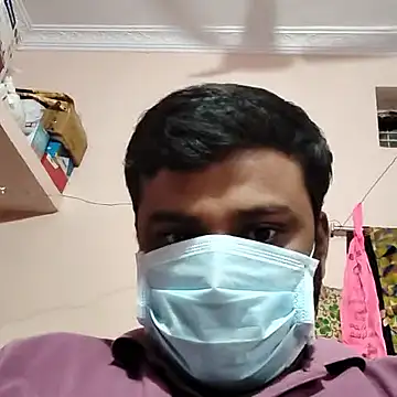 Snapshot of Desinicecouple143 chatting on 10.29.25 Desinicecouple143 online show from 10.29.25