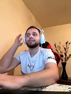 KingAdonisss online show from 10.21.25