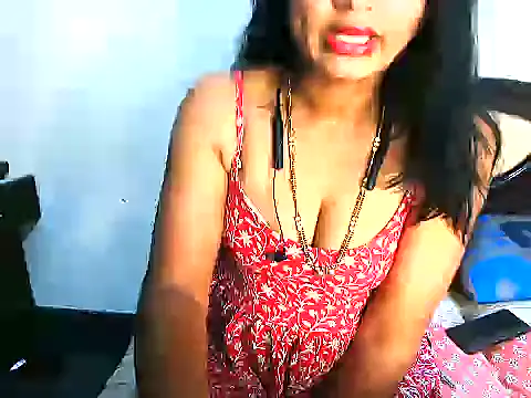 Snapshot of Myna95 chatting on 11.25.25 Myna95 online show from 11.25.25