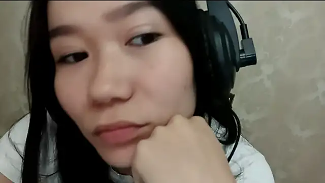 Snapshot of YukiShaapan chatting on 10.06.25 YukiShaapan online show from 10.06.25