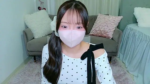 Snapshot of Seira__nn chatting on 11.19.25 Seira nn online show from 11.19.25