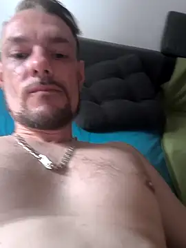 Snapshot of PURE24HATE chatting on 10.17.25 PURE24HATE online show from 10.17.25