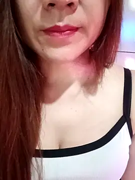 Snapshot of Moue-angel chatting on 10.15.25 Moue-angel online show from 10.15.25