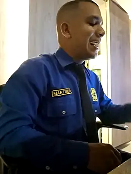 Roberto27051 online show from 10.02.25