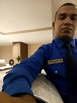 Roberto27051 online show from 10.07.25