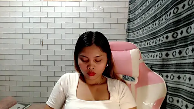 Snapshot of pinay_old_lover chatting on 10.16.25 pinay old lover online show from 10.16.25