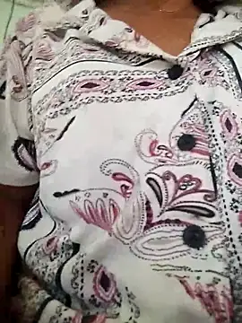 Snapshot of PEEHU-50 chatting on 04.28.26 PEEHU-50 online show from 04.28.26