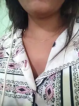Snapshot of PEEHU-50 chatting on 05.01.26 PEEHU-50 online show from 05.01.26