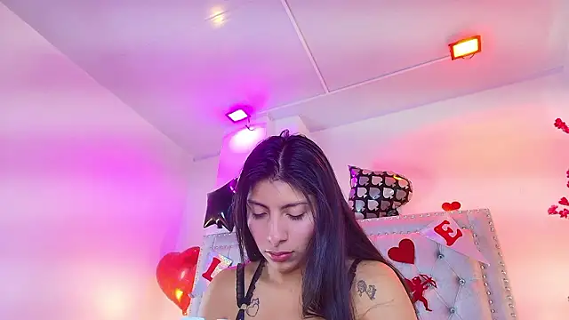 Snapshot of Gabriela_milani chatting on 02.19.26 Gabriela milani online show from 02.19.26