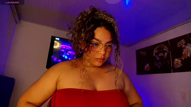 scarlet queen   online show from 10.30.25