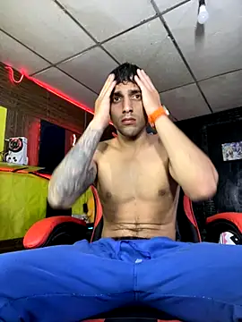 Snapshot of alessandro290 chatting on 10.01.25 alessandro290 online show from 10.01.25