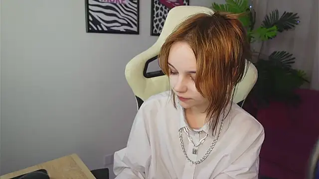 Staymonica online show from 01.12.26