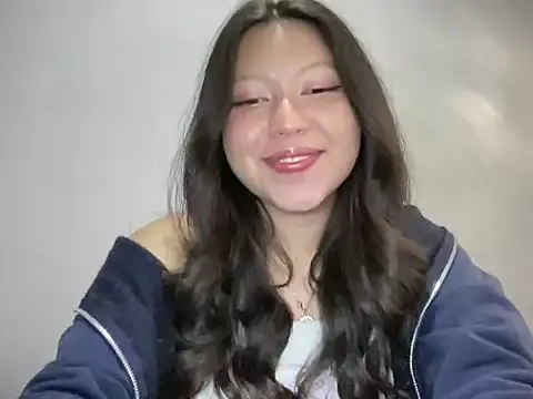 Snapshot of Rachel_James__ chatting on 10.30.25 Rachel James online show from 10.30.25