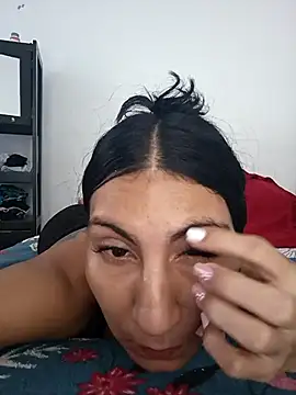 Snapshot of Lucyfoox chatting on 10.04.25 Lucyfoox online show from 10.04.25