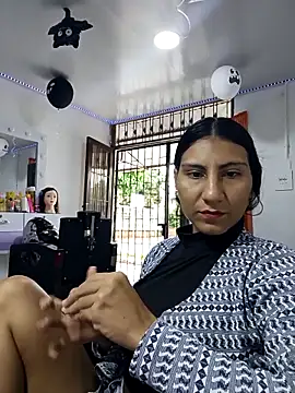 Snapshot of Lucyfoox chatting on 10.08.25 Lucyfoox online show from 10.08.25