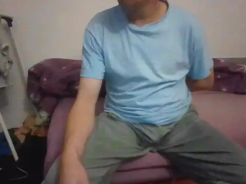 Snapshot of honzinka83 chatting on 10.28.25 honzinka83 online show from 10.28.25