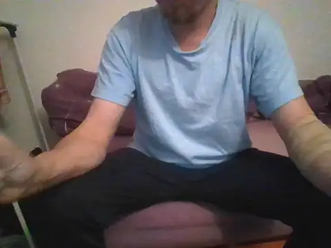 Snapshot of honzinka83 chatting on 11.15.25 honzinka83 online show from 11.15.25