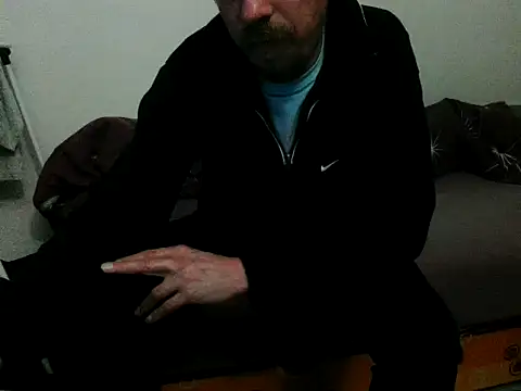 Snapshot of honzinka83 chatting on 11.18.25 honzinka83 online show from 11.18.25