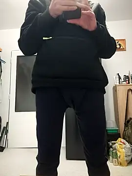 Snapshot of honzinka83 chatting on 12.14.25 honzinka83 online show from 12.14.25