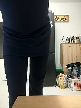 Snapshot of honzinka83 chatting on 12.20.25 honzinka83 online show from 12.20.25