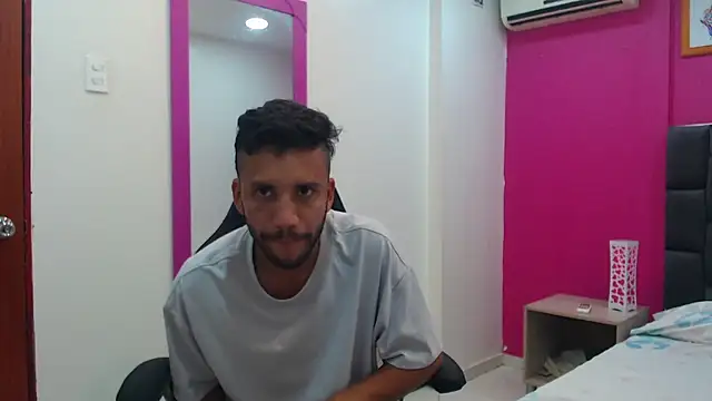 Juan FelipeX01 online show from 10.12.25