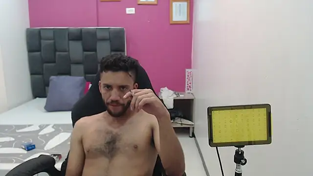 Juan FelipeX01 online show from 10.17.25