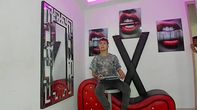 VERY HOT GUYS online show from 11.08.25