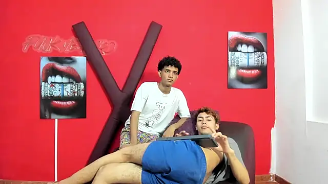 VERY HOT GUYS online show from 04.15.26