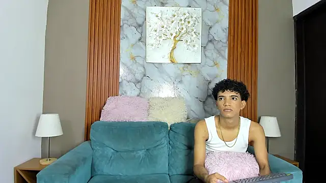 Snapshot of VERY_HOT_GUYS chatting on 04.19.26 VERY HOT GUYS online show from 04.19.26