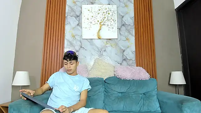 Snapshot of VERY_HOT_GUYS chatting on 05.09.26 VERY HOT GUYS online show from 05.09.26