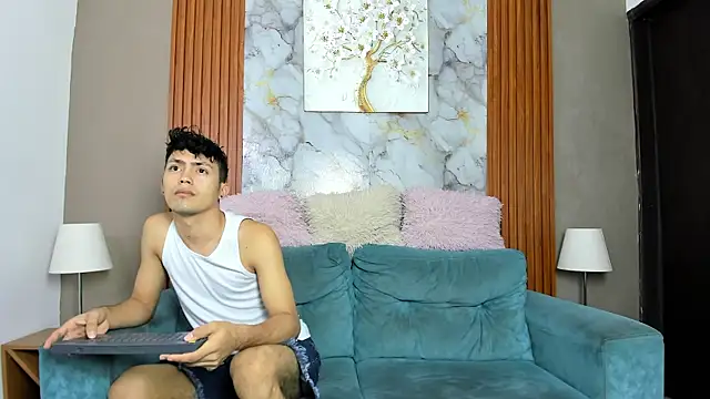 Snapshot of VERY_HOT_GUYS chatting on 05.20.26 VERY HOT GUYS online show from 05.20.26