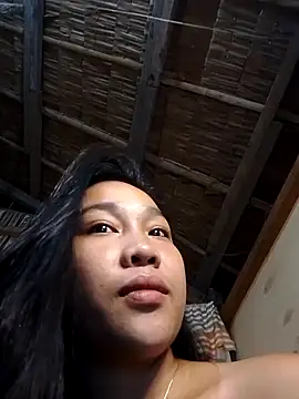 Snapshot of luna_light23 chatting on 10.10.25 luna light23 online show from 10.10.25