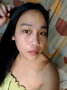 Snapshot of luna_light23 chatting on 10.16.25 luna light23 online show from 10.16.25