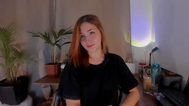 Snapshot of AmaruBloom chatting on 02.18.26 AmaruBloom online show from 02.18.26