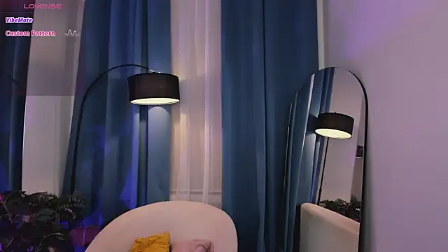 PollyMayer online show from 07.25.26