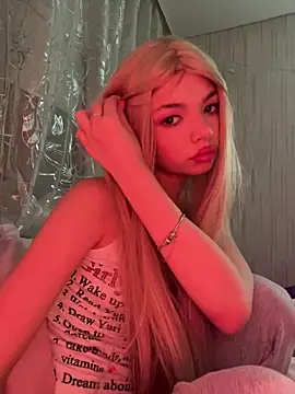 Snapshot of _Siennaaa_ chatting on 02.26.26 Siennaaa online show from 02.26.26