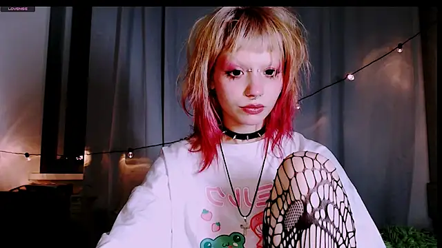 Pink K1tty online show from 10.15.25