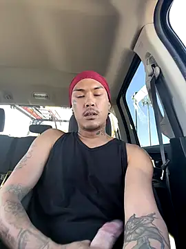 Snapshot of Loadedeggs chatting on 11.03.25 Loadedeggs online show from 11.03.25