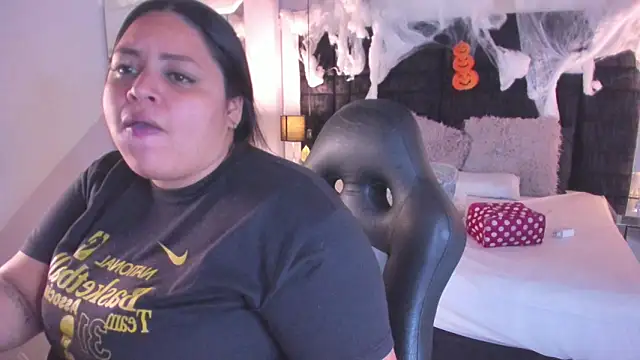 MayaCurvy online show from 11.02.25