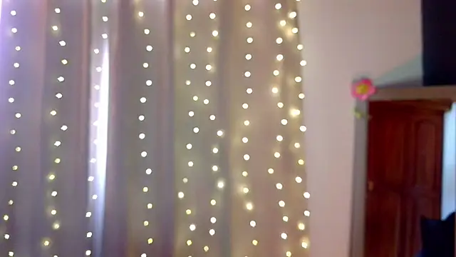 Snapshot of emma_web_ chatting on 02.25.26 emma web online show from 02.25.26