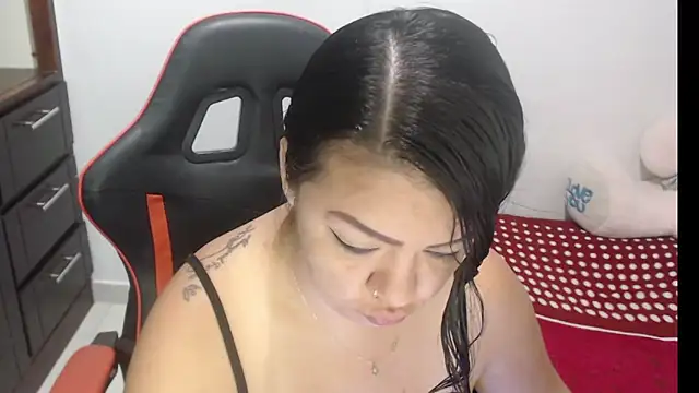 Snapshot of emily_sexxx chatting on 06.09.26 emily sexxx online show from 06.09.26