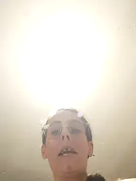 Snapshot of DiosesEdem13 chatting on 10.13.25 DiosesEdem13 online show from 10.13.25