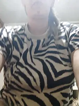 Snapshot of DiosesEdem13 chatting on 10.14.25 DiosesEdem13 online show from 10.14.25