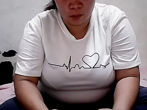 Snapshot of HornyPussie69 chatting on 02.25.26 HornyPussie69 online show from 02.25.26