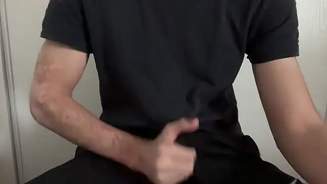 Snapshot of ncjuice_ chatting on 11.06.25 ncjuice online show from 11.06.25