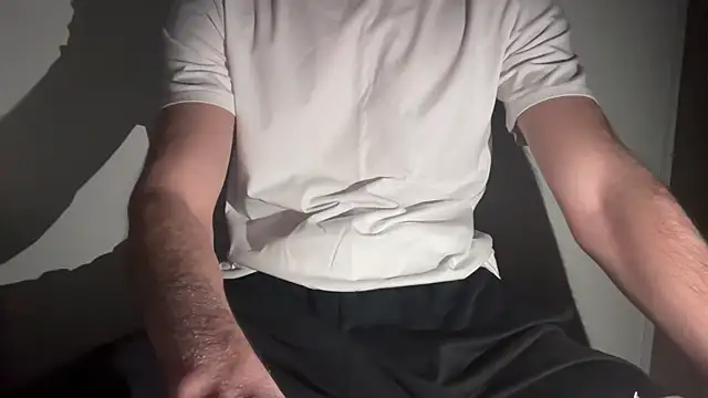 Snapshot of ncjuice_ chatting on 12.21.25 ncjuice online show from 12.21.25