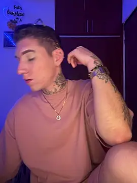 hotxxx 2012 online show from 10.02.25