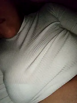 Snapshot of madeelinee chatting on 10.02.25 madeelinee online show from 10.02.25